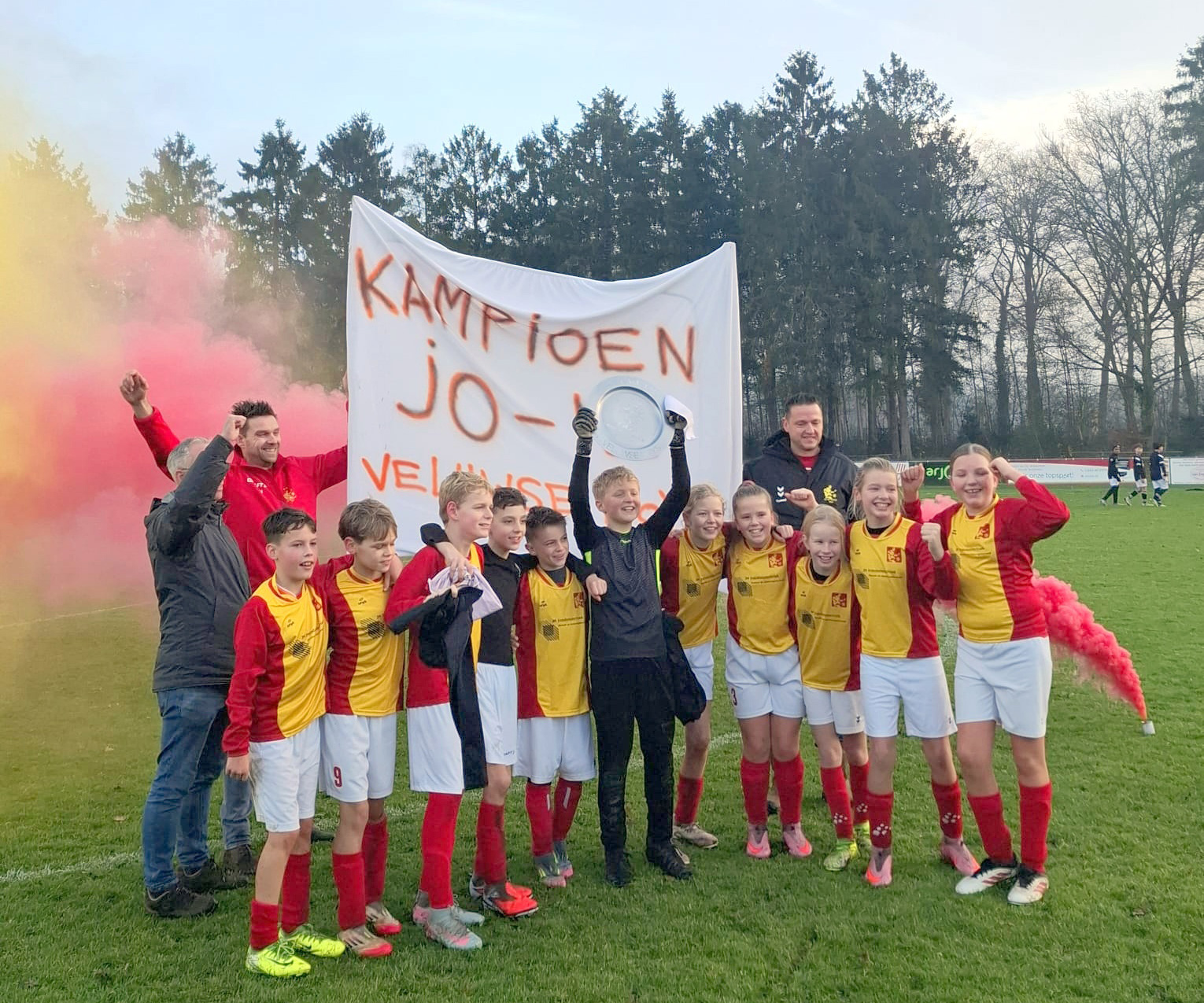 Veluwse Boys JO12-1JM KAMPIOEN 2e fase najaar